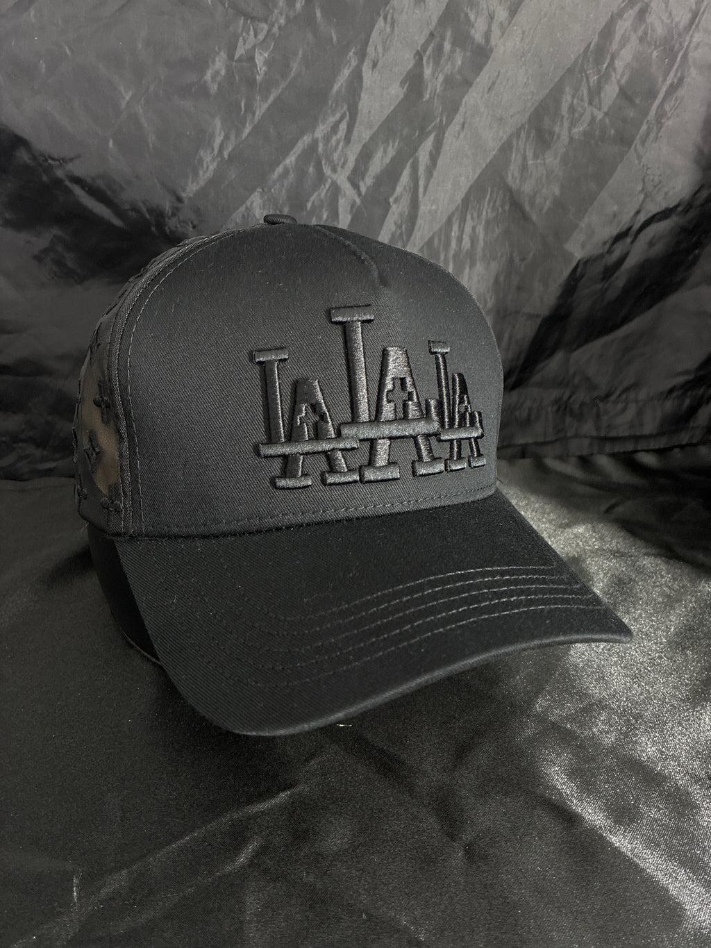 LALALA Triple Black" de la marca Rude Awakenings.