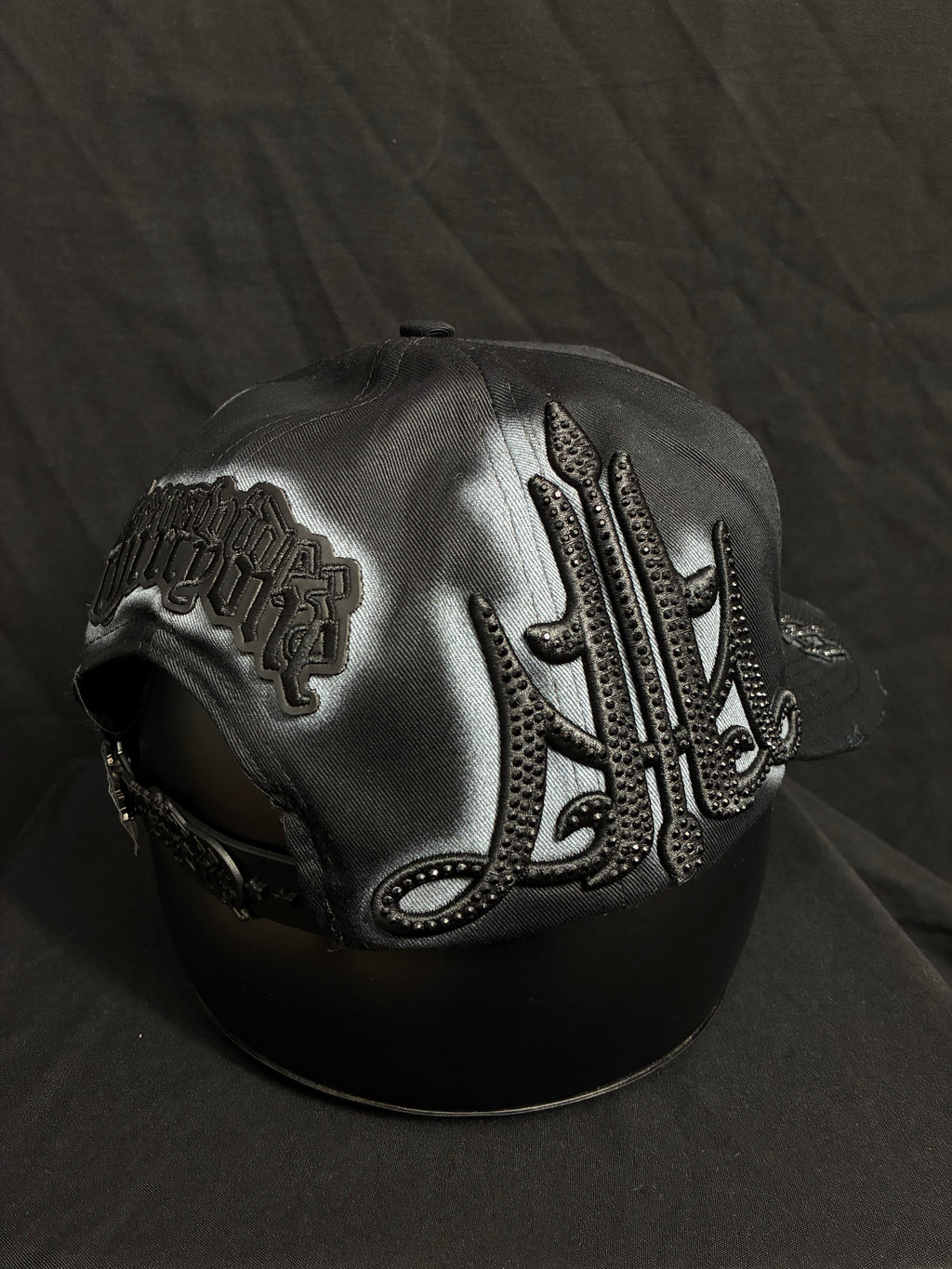 31-0" Black. (31 Hats) x David Benavídez.