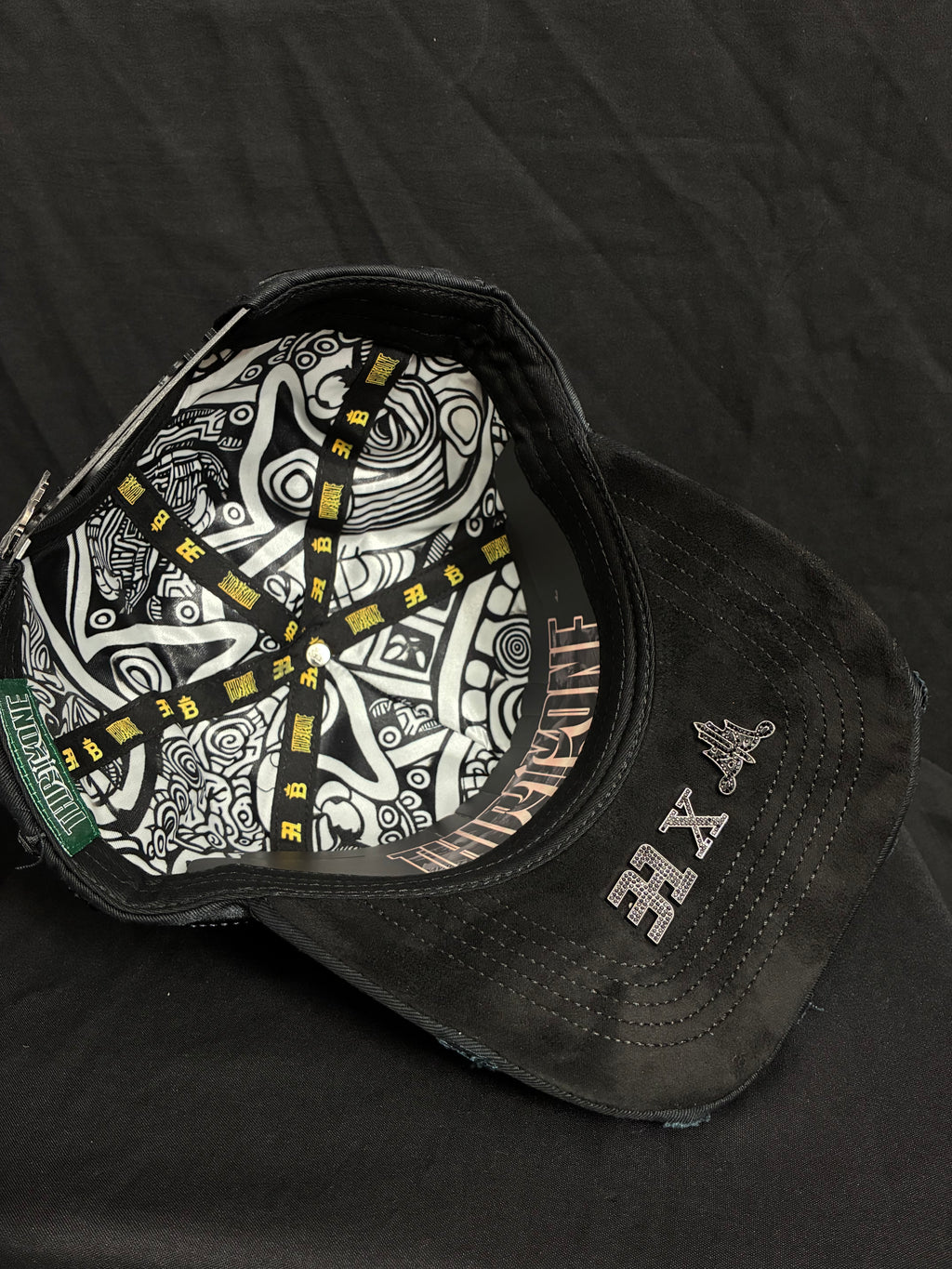 31-0" Black. (31 Hats) x David Benavídez.