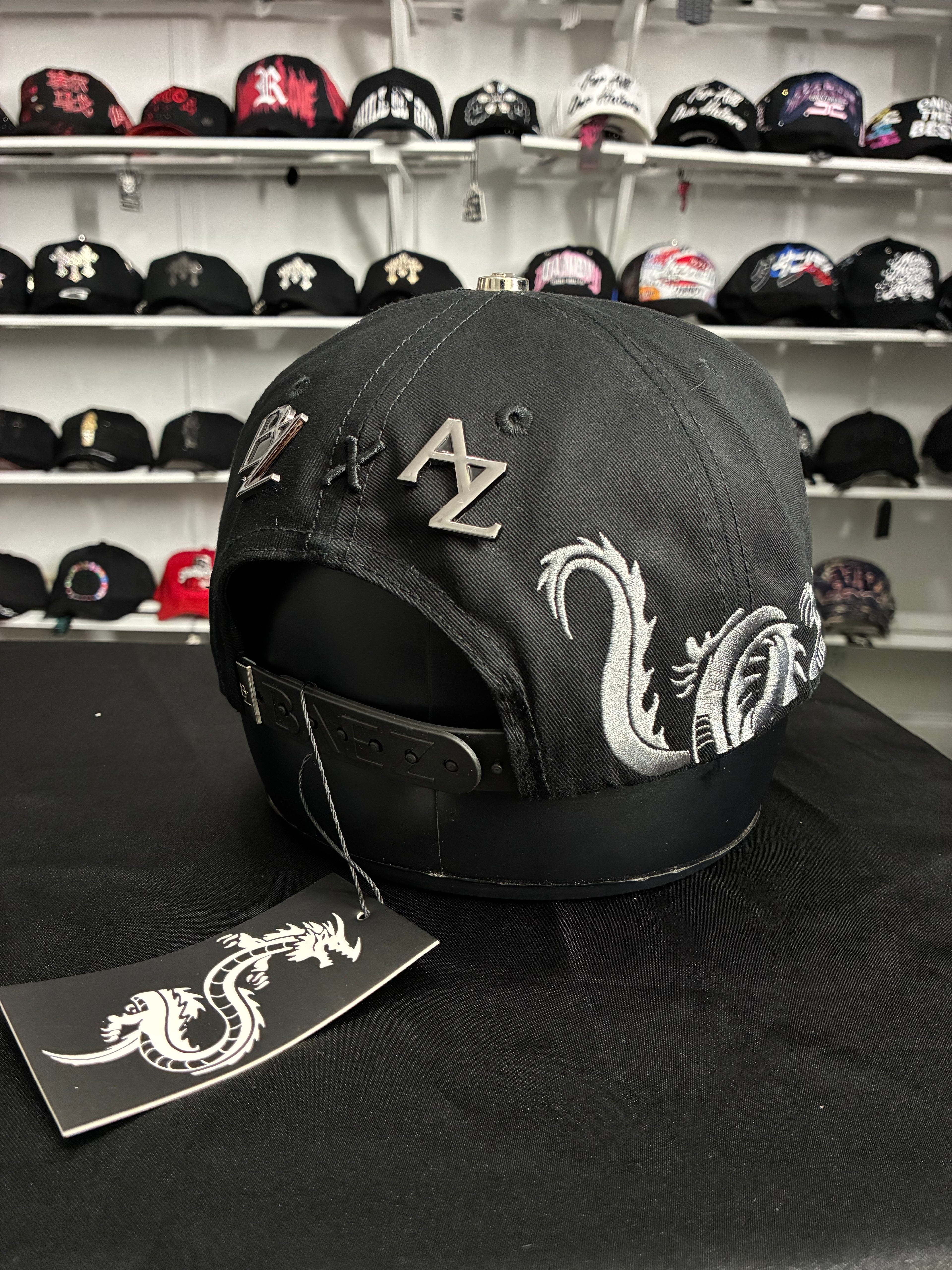 Baez x Shifu modelo "Son of God" total black.