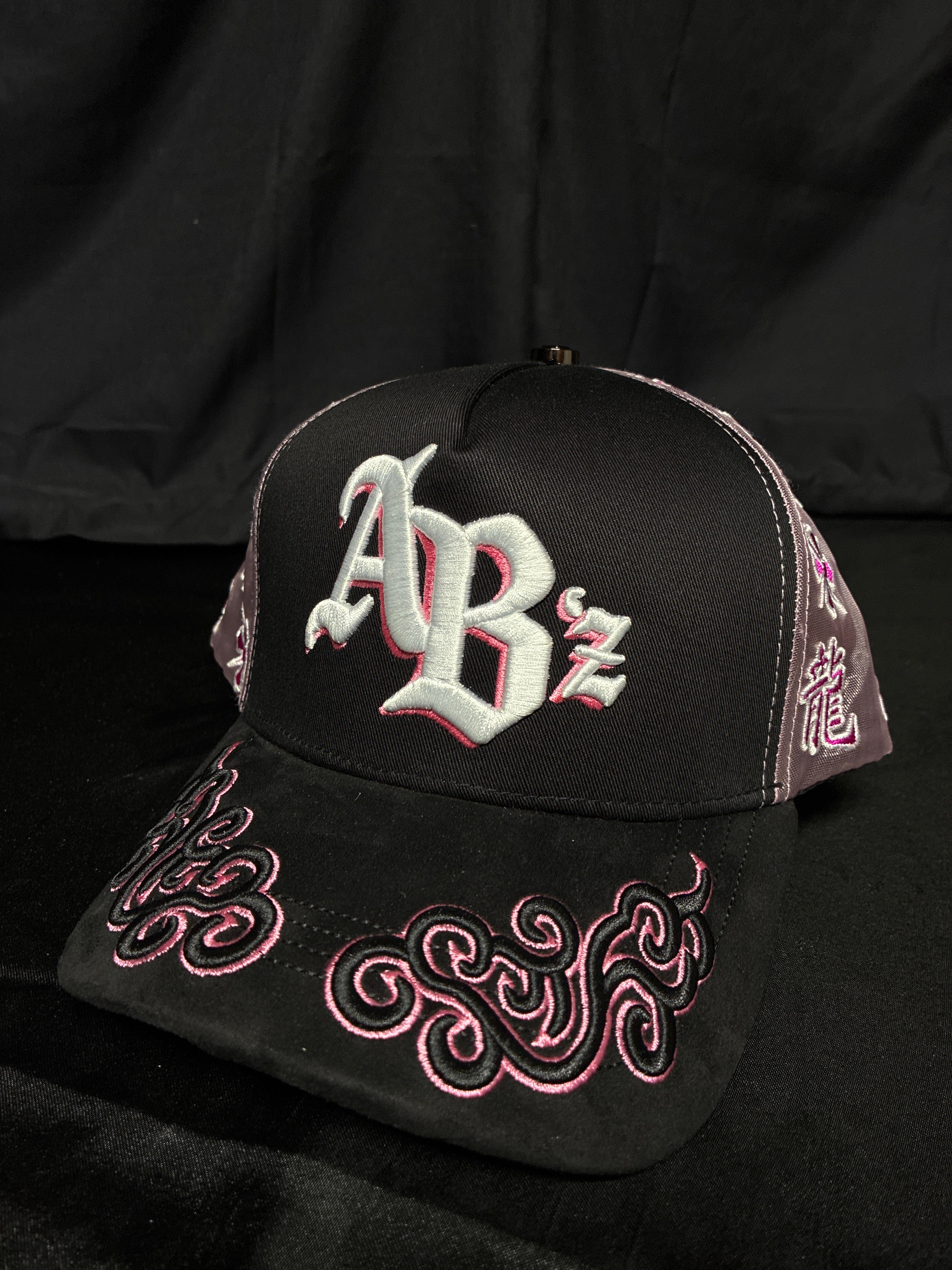 Báez x Shifu, modelo "AB'z"