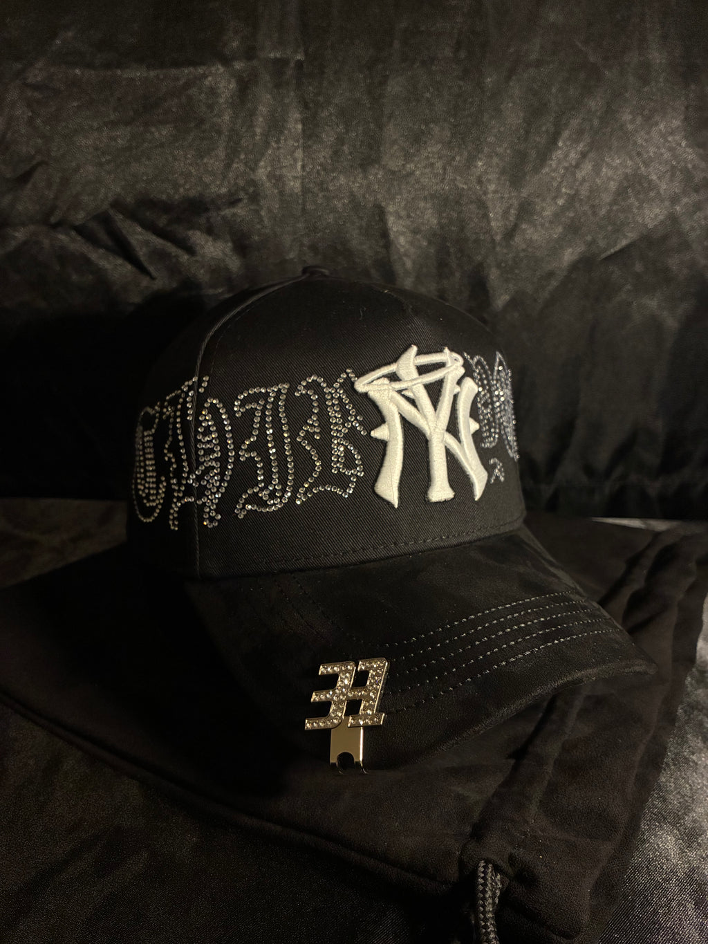 31 Hats "New York Crystal"
