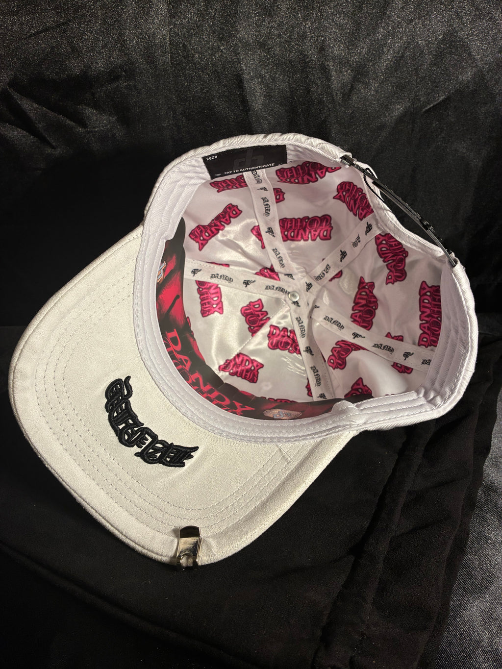 Dandy Hats y Tombochio For all our haters 🤍🩷