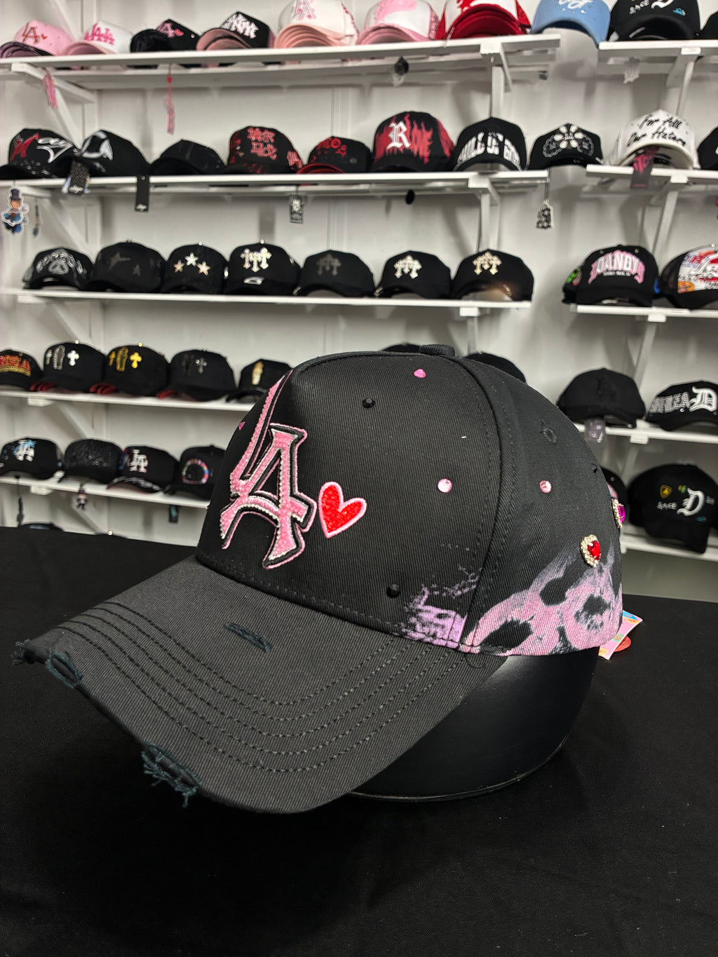 31 Hats LA XOXO negra en rosa