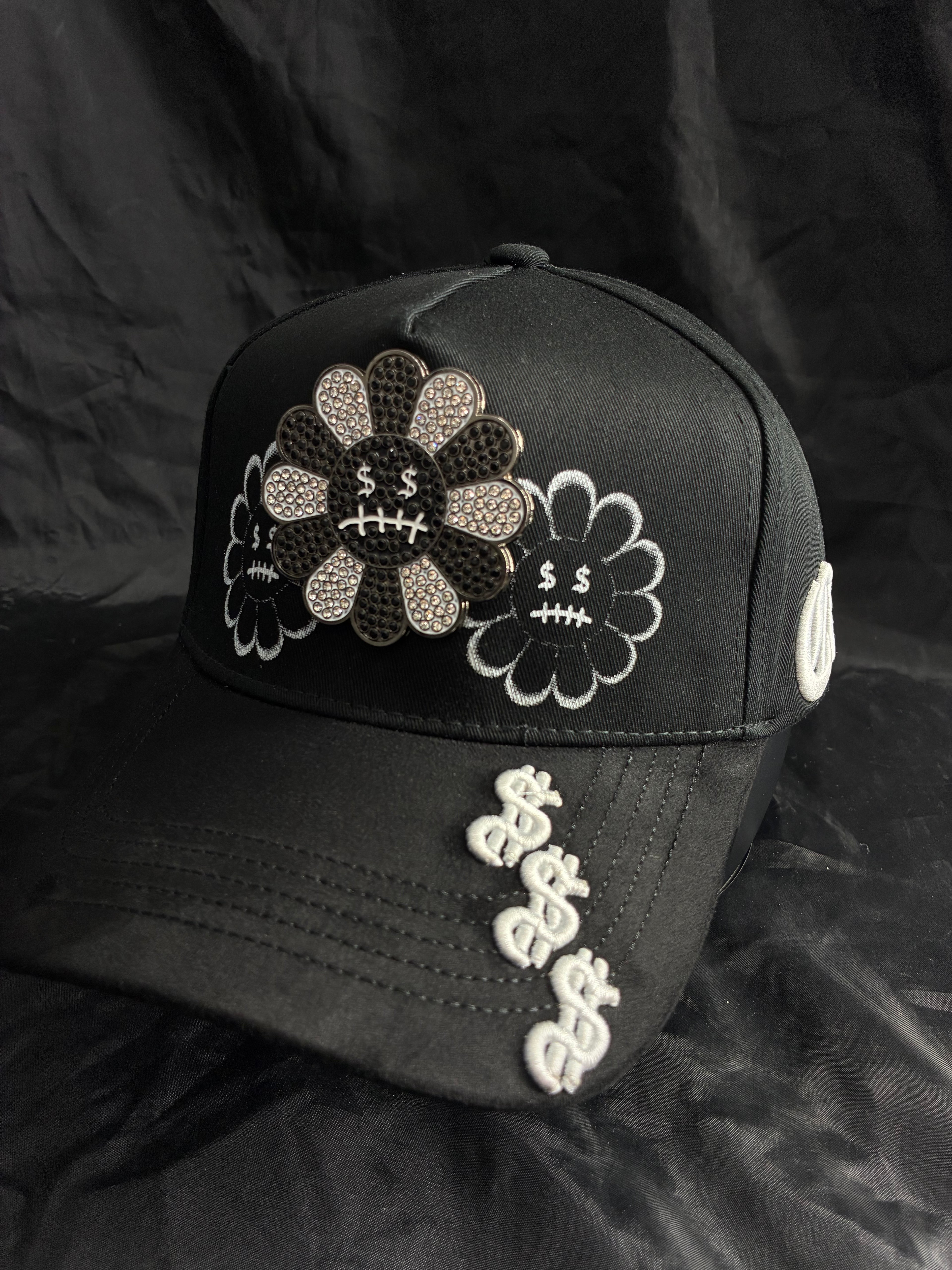 Cashed Out, modelo Murakami Cash, en color negro